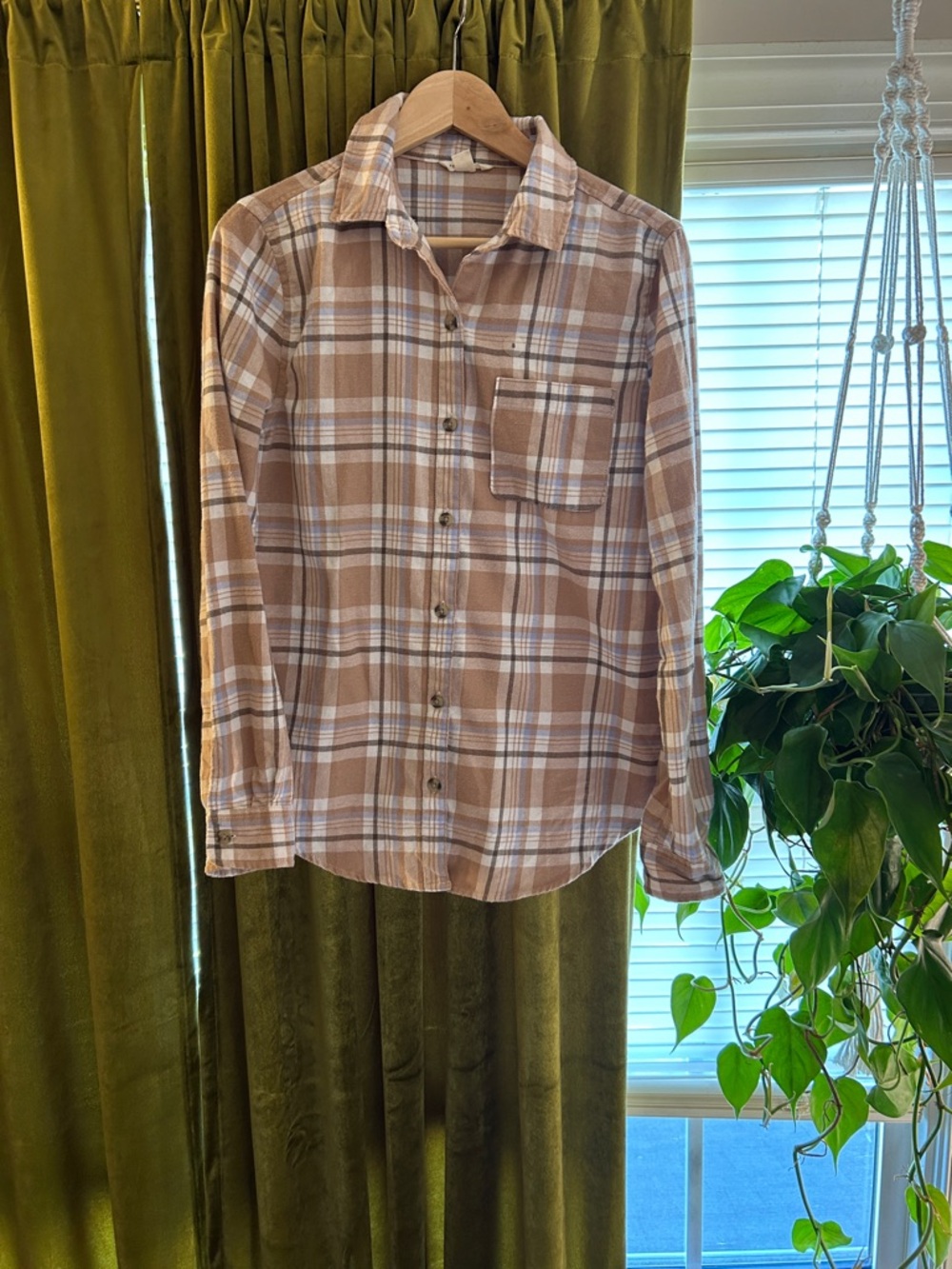 Girls Aeropostale Brown Plaid Button-Up Flannel Shirt - Casual Long Sleeve
